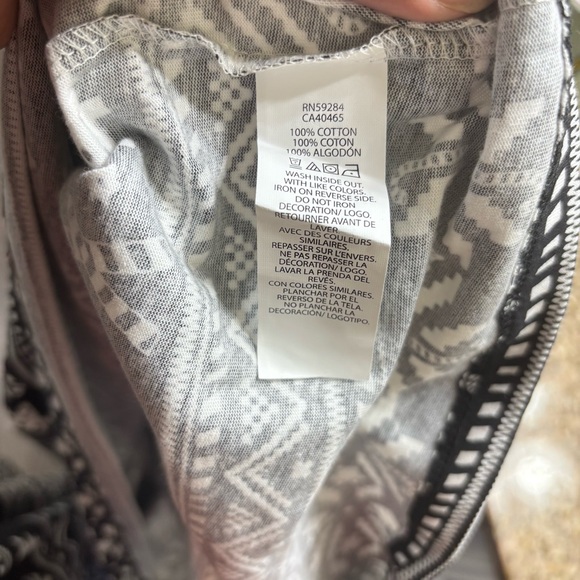 Unisex Snowflake And Candy Cane Christmas Pajamas Black & White Size Large -NWT - Picture 8 of 9